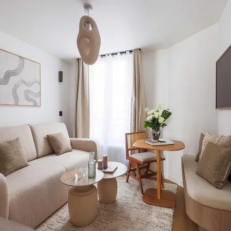 Chic And Cosy - 1br- 4p- Bourse